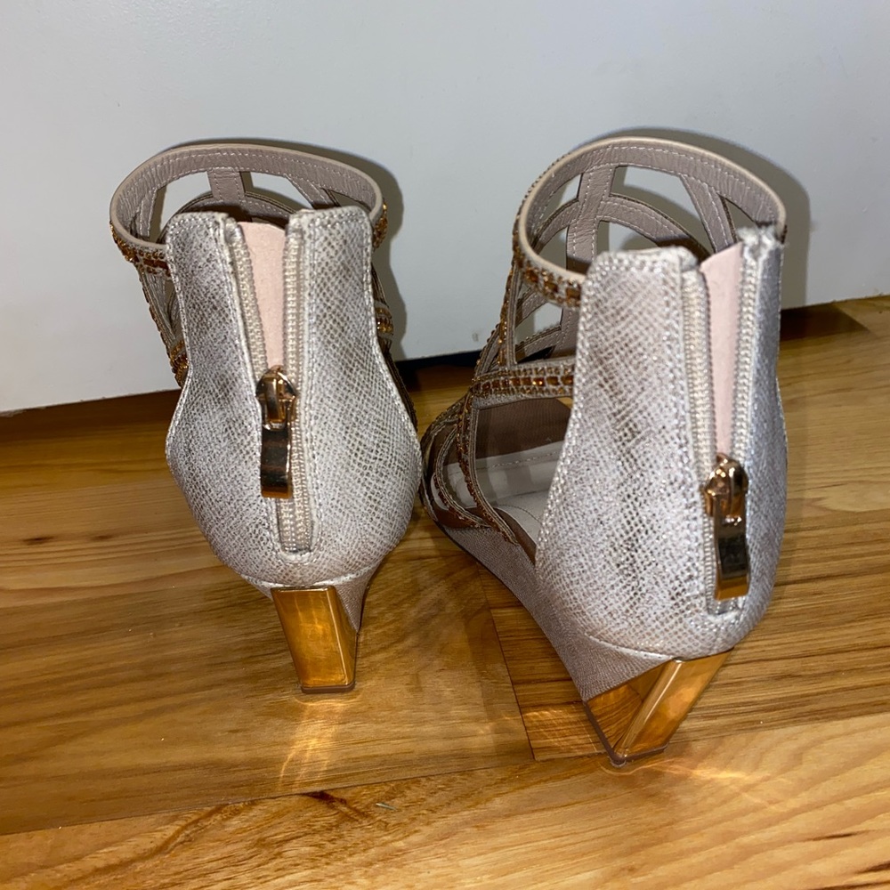 gold heels - Picture 2 of 2